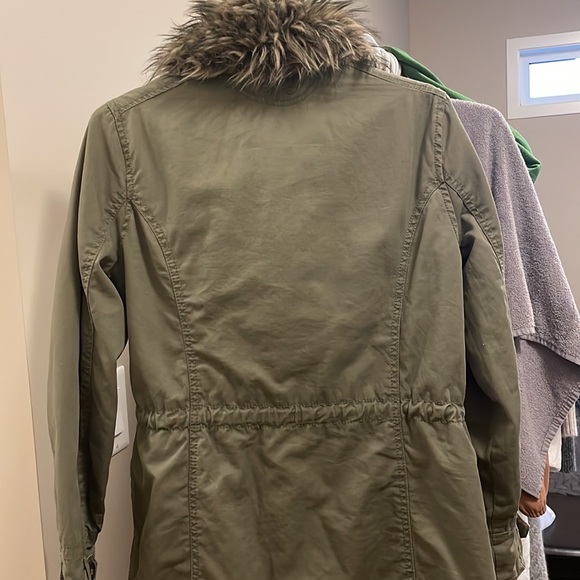 Winter jacket in Olive - Picture 5 of 9